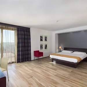 grand-tiziano.lecce-hotels.com/